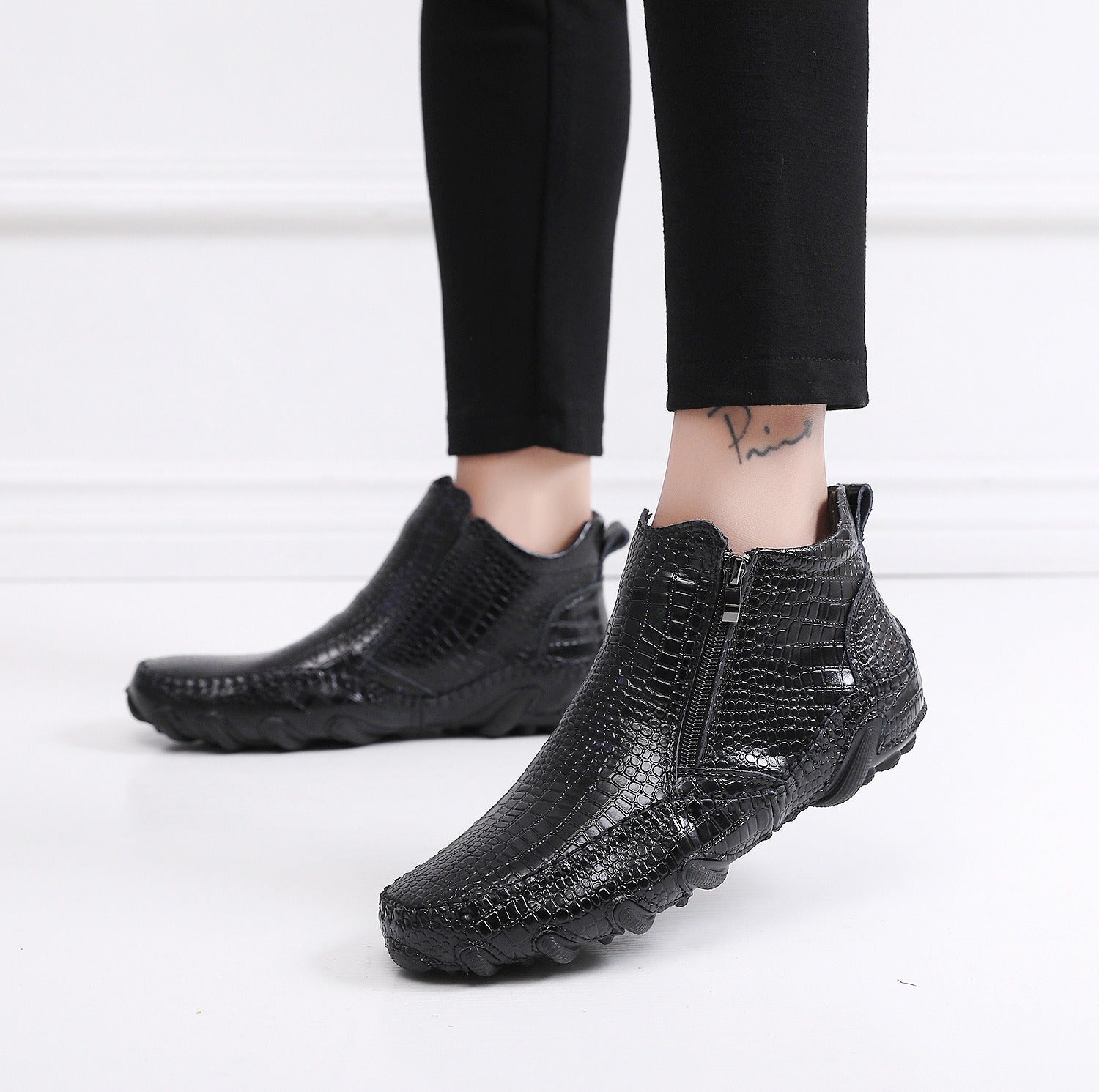 Men's Crocodile Pattern Chelsea Boots